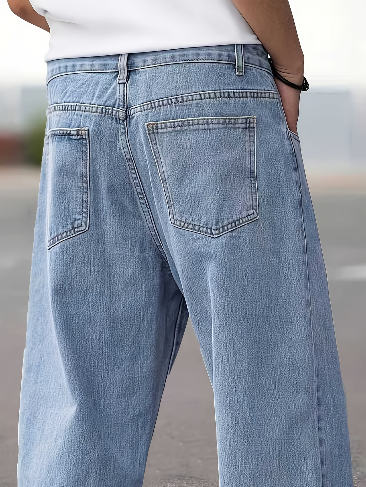 Men's Straight Leg Relaxed Fit Jeans
