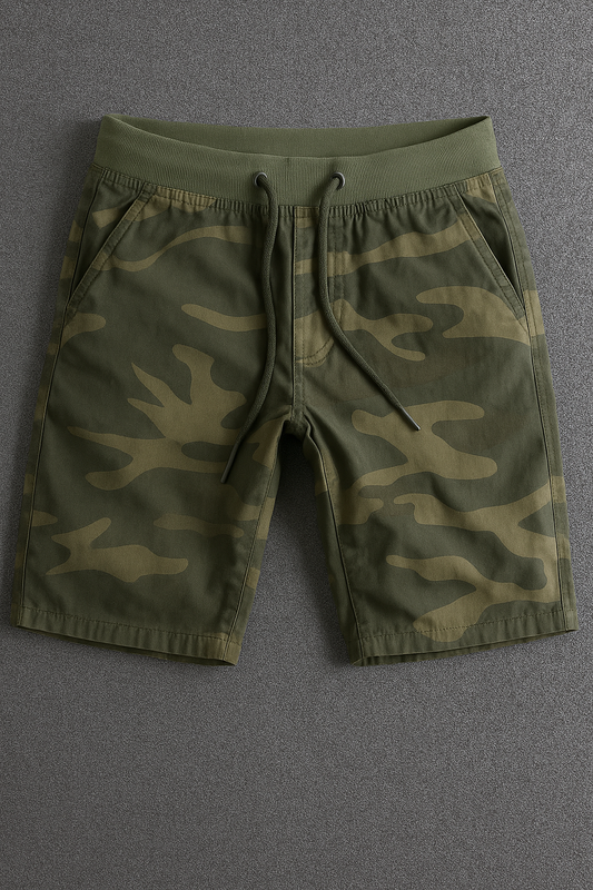 Men's Camo Relaxed Fit Drawstring Patch Pocket Shorts in Green Camou