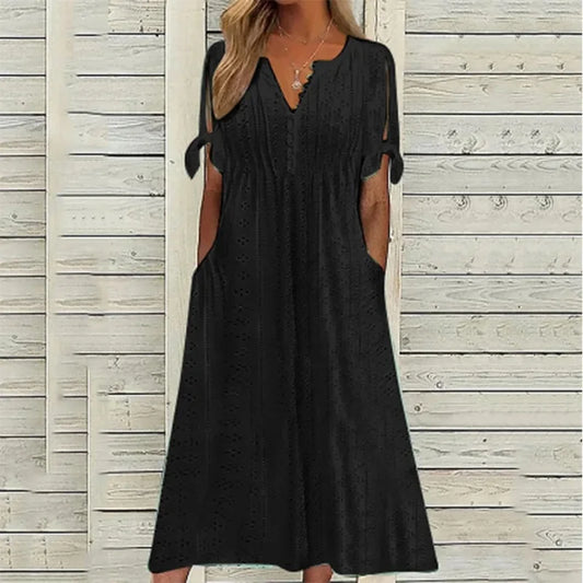 Women's Relaxed Fit Midi Dress in Black