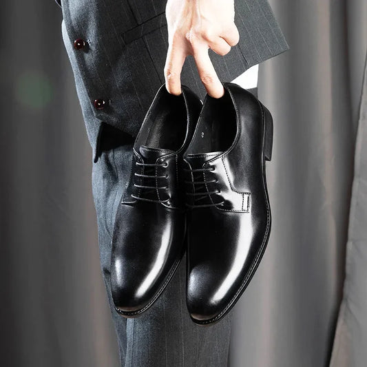 Men's Brown Walking Shoes in Black