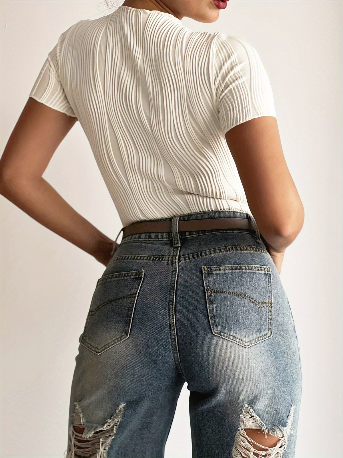 Women's White Slim Fit Crew Neck Short Sleeve T Shirt