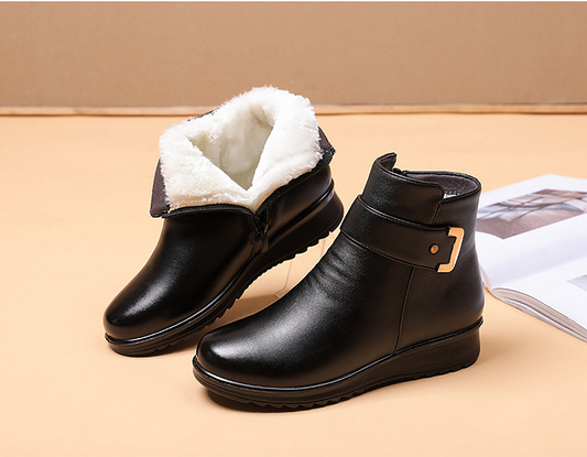 Women's Fleece Lined Buckle Detail Ankle Boots